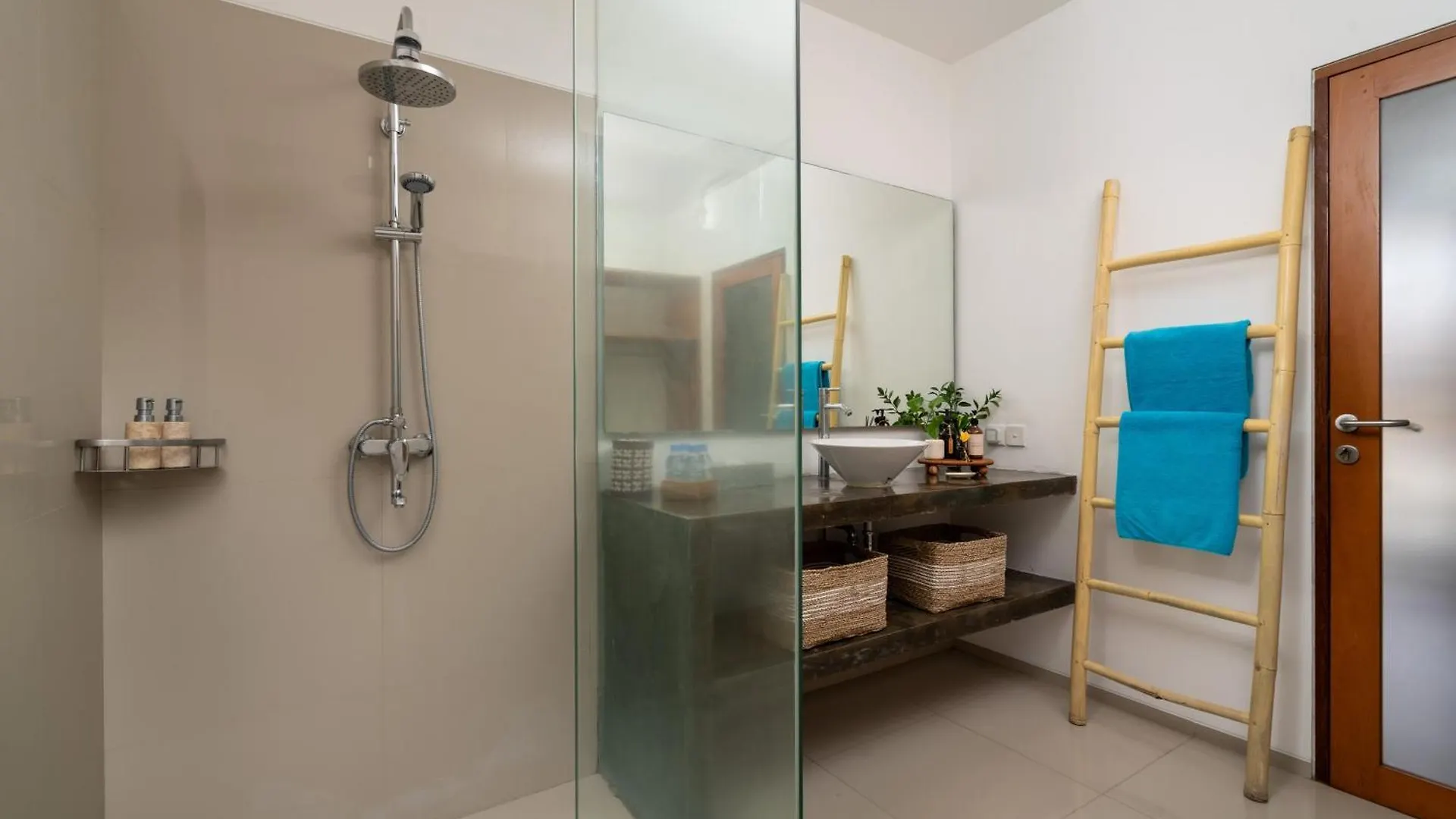 Beautiful Modern Villa In The Heart Of Seminyak